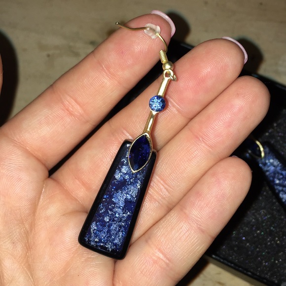 Blue dangling earrings - Picture 2 of 5